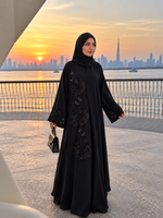Bild in den Galerie-Viewer laden, Noir Fleur – Luxury Black Abaya with 3D Floral Appliqué & Beaded Embroidery