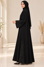 Bild in den Galerie-Viewer laden, Élodie Noir – Luxury Polka-Dot Lace Abaya
