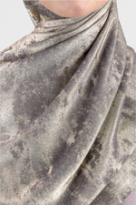 Bild in den Galerie-Viewer laden, LUXUS-HIJAB | SILBERGRAU 
