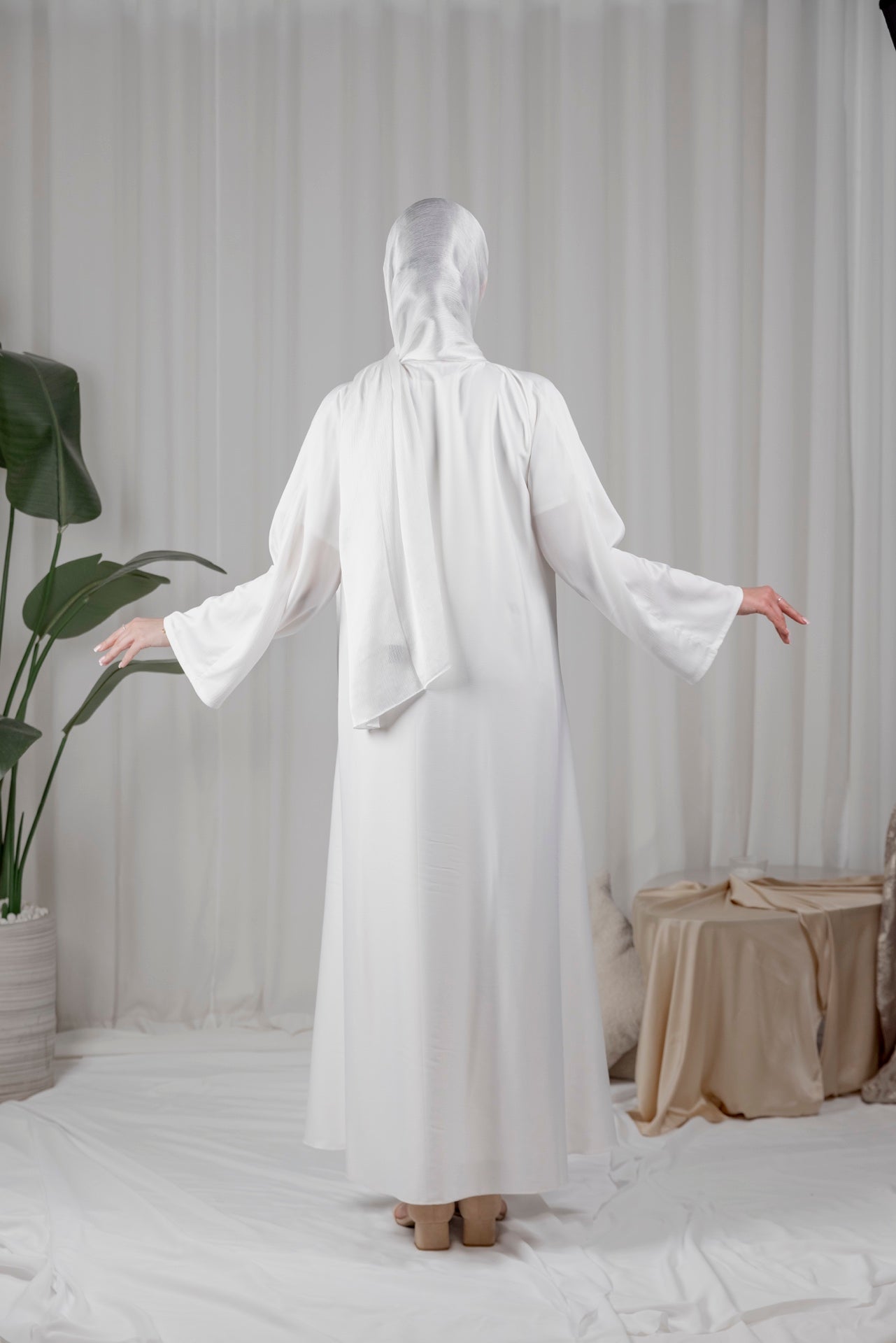 Raina Abaya - White