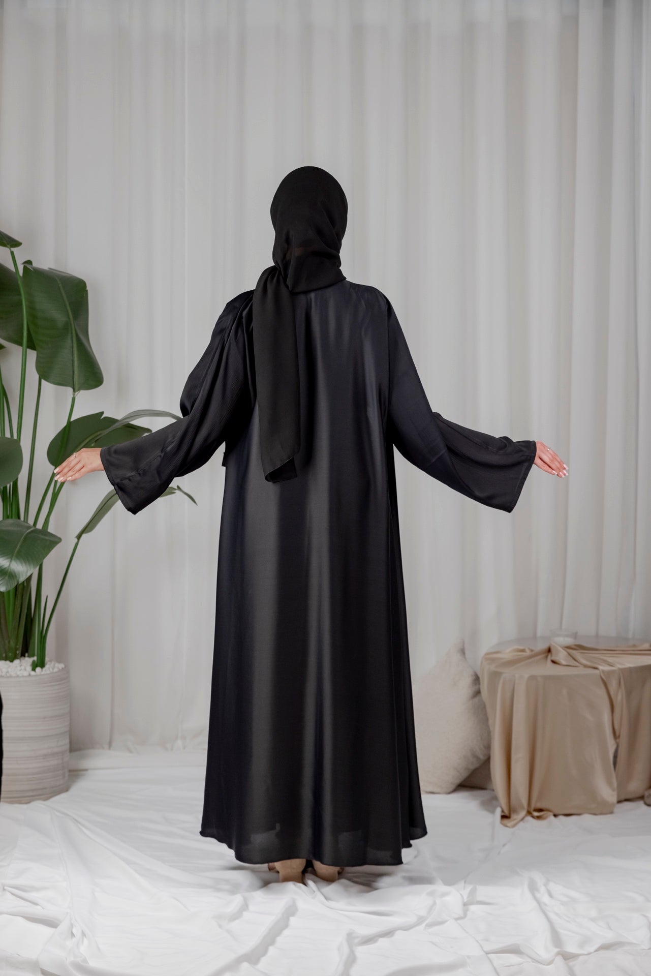 Raina Abaya - Black