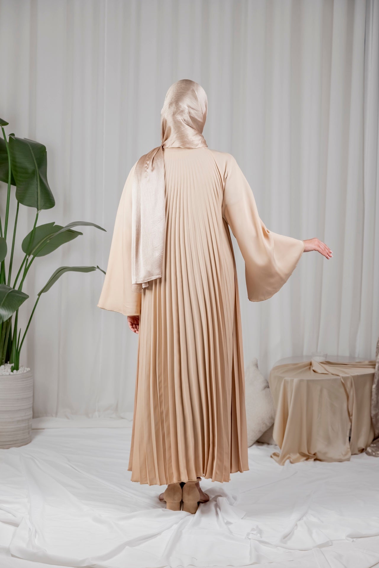 Lilium Abaya - Beige