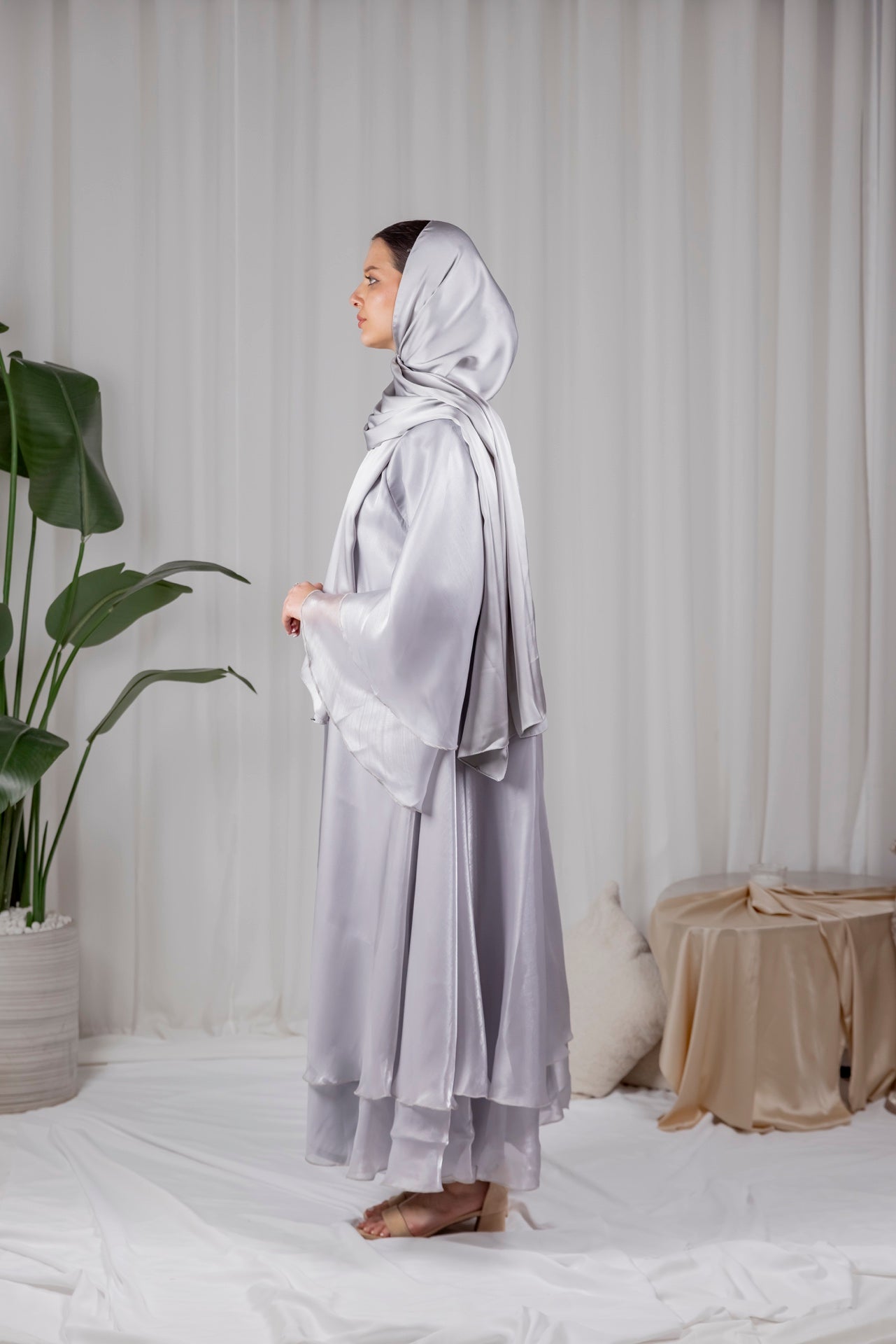 Dreamy Abaya - Grey